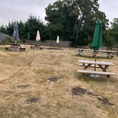 The Dawnay Arms * מאלטון